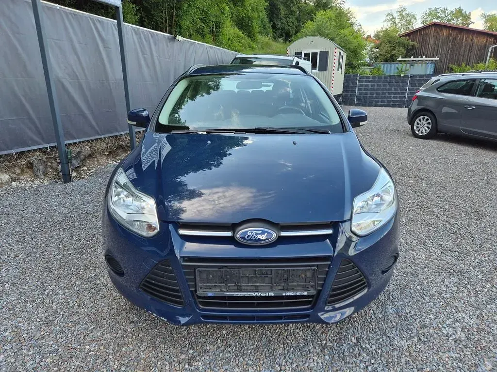 Gebraucht Ford Focus 105 PS (77 kW) 2012 Blau Kombi