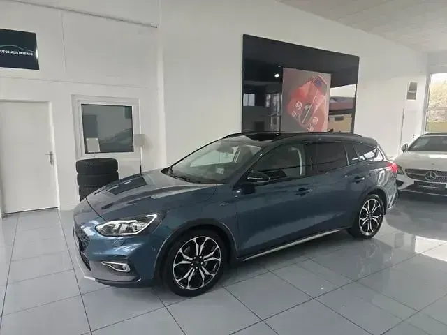 Usata Ford Focus Active 150 CV (110 kW) 2019 Blu Berlina