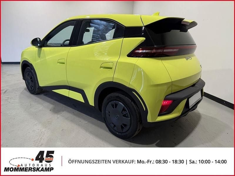 Gebraucht BYD Dolphin Surf Active 64 kW (88 PS) 2025 Gelb Kleinwagen