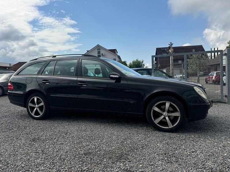 Gebraucht Mercedes E270 Classic 177 PS (130 kW) 2003 Schwarz Kombi