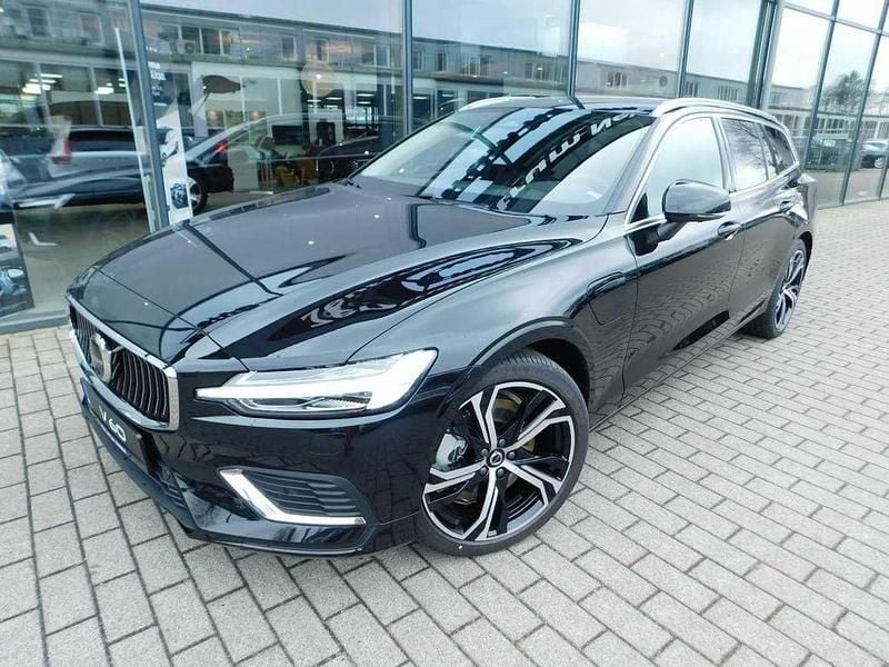 Gebraucht Volvo V60 Plus 349 PS (256 kW) 2025 Schwarz (onyxblack metallic) Kombi