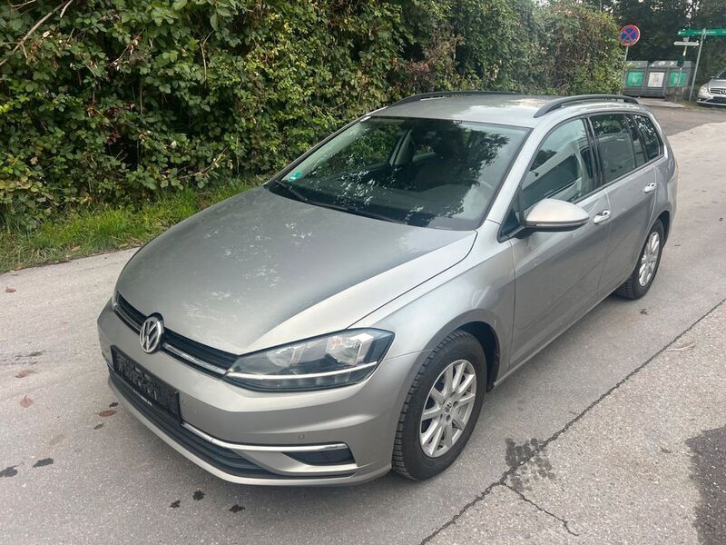 Silber Gebraucht 2017 VW Golf VII Limousine | 7.390 € (Superpreis) - Bild 1/4