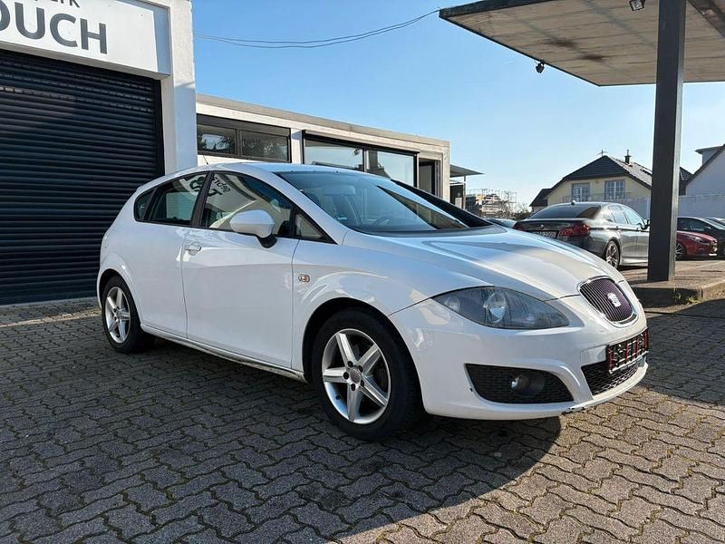 Gebraucht Seat Leon Reference 105 PS (77 kW) 2012 Weiß Limousine