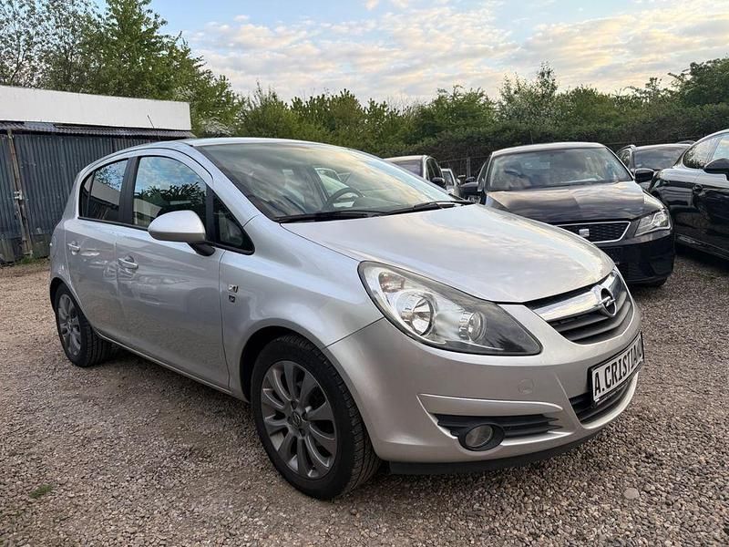 Używany Opel Corsa Edition 101 KM (74 kW) 2010 Srebrny Hatchback