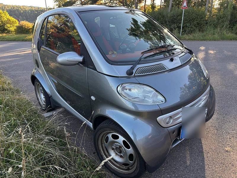 Grau Gebraucht 2001 Smart ForTwo Coupé Kleinwagen | 2.900 € (Fairer Preis) - Bild 1/4