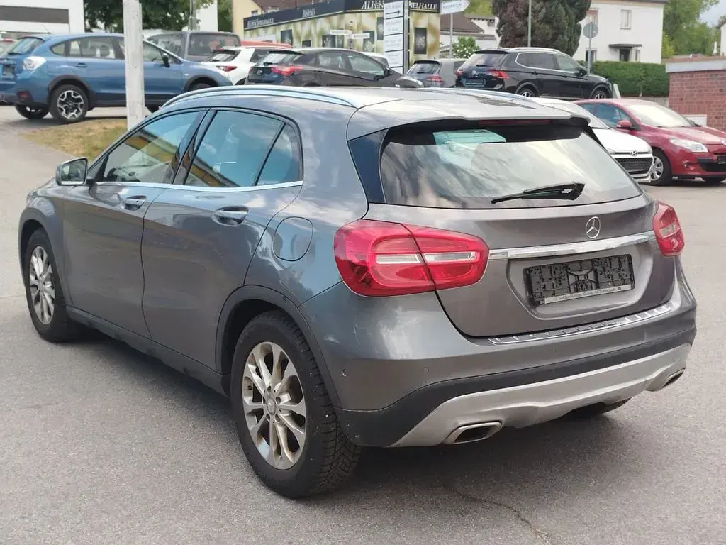 Gebraucht Mercedes GLA200 156 PS (114 kW) 2014 Grau SUV