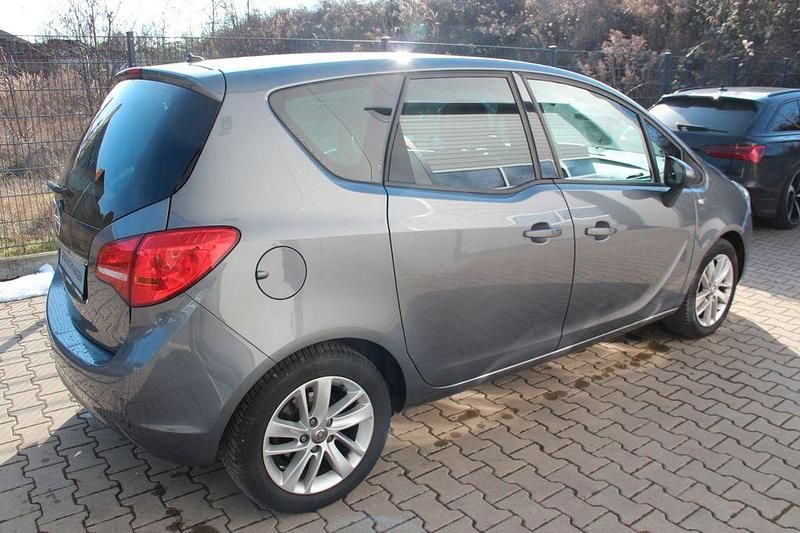 Gebraucht Opel Meriva Active 140 PS (102 kW) 2017 Grau Van / Kleinbus
