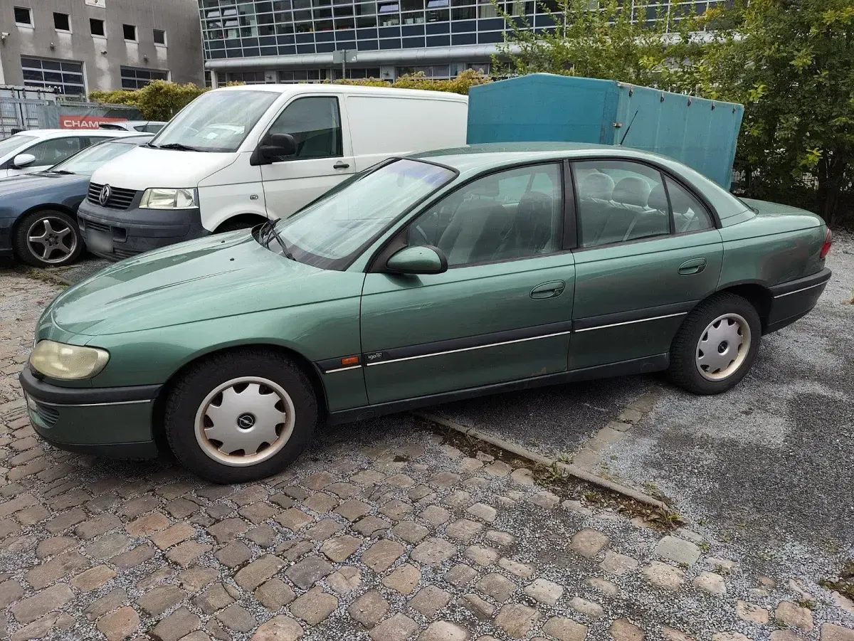 Occasion Opel Omega 170 ch (125 kW) 1999 Vert Berline