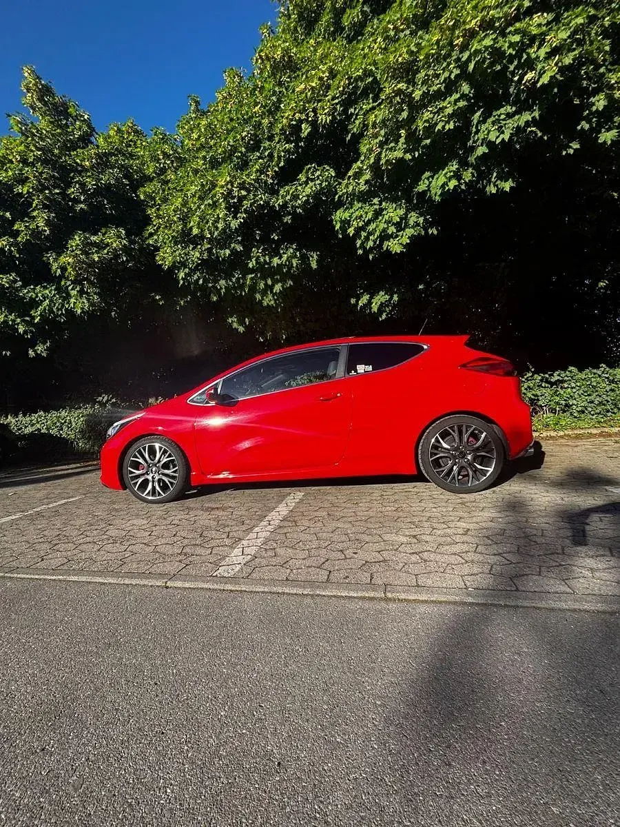 Gebraucht Kia ProCeed GT-Challenge 204 PS (150 kW) 2013 Rot Kleinwagen