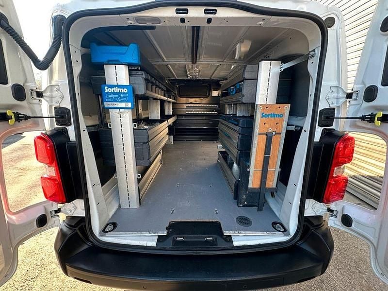 Weiß Gebraucht 2021 Opel Vivaro Edition Van / Kleinbus | 18.900 € (Fairer Preis) - Bild 1/4