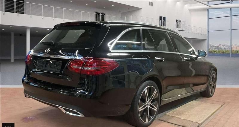 Gebraucht Mercedes C300e Avantgarde 306 PS (225 kW) 2021 Schwarz Kombi