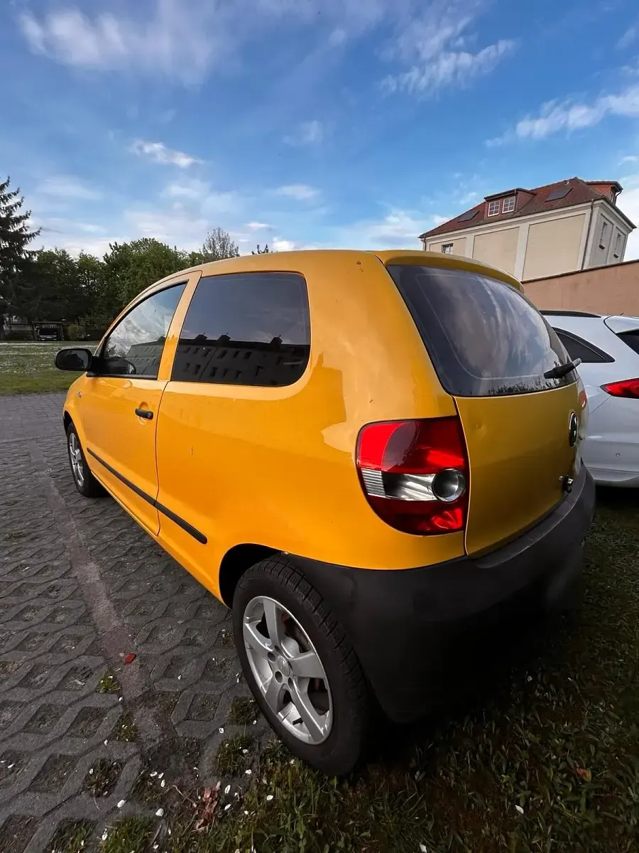 Second-hand VW Fox 54 CP (39 kW) 2007 Galben Hatchback