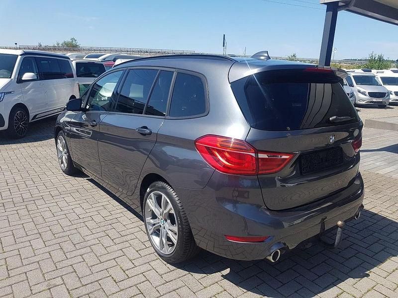Gebraucht BMW 218 Gran Tourer Advantage 150 PS (110 kW) 2020 Grau Van / Kleinbus