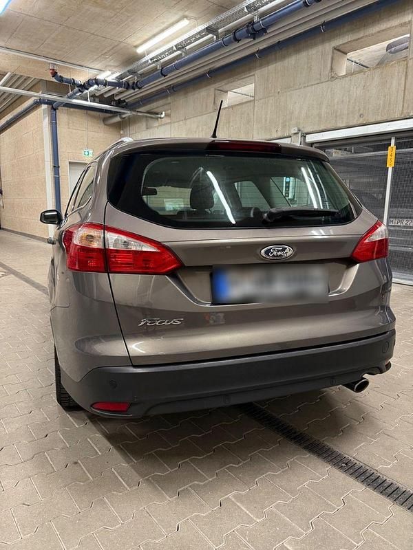 Gebraucht Ford Focus Titanium 163 PS (119 kW) 2012 Grau Kombi