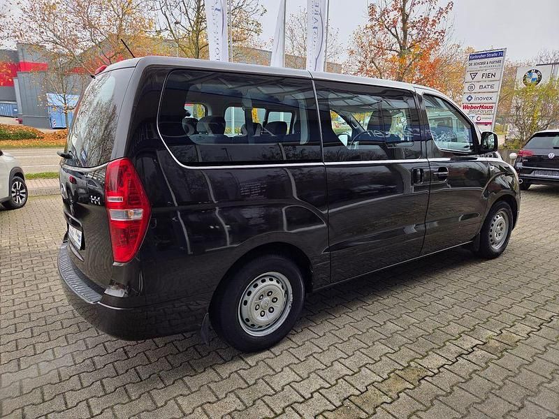 Gebraucht Hyundai H-1 170 PS (125 kW) 2017 Schwarz Van / Kleinbus