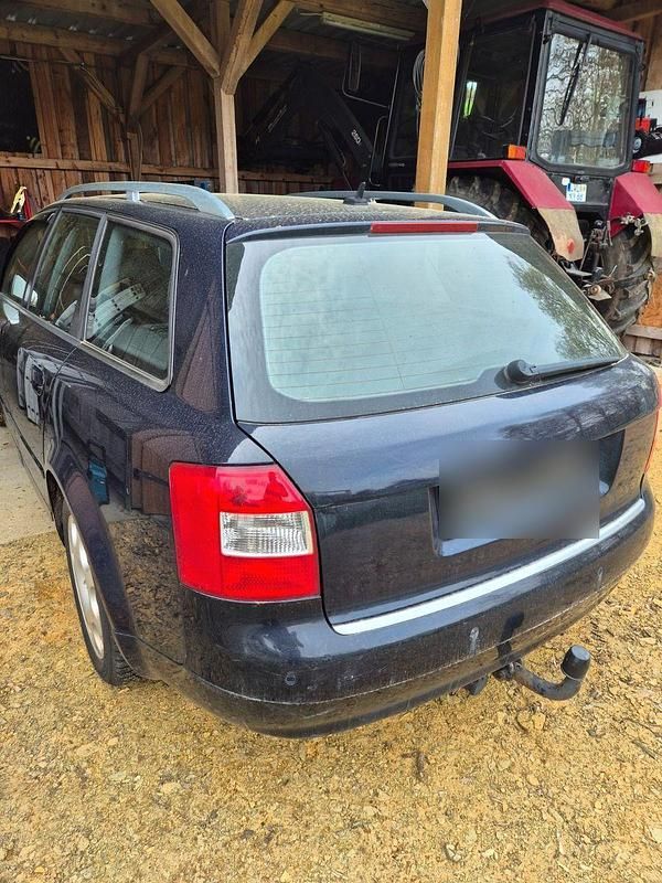 Gebraucht Audi A4 131 PS (96 kW) 2004 Blau Kombi