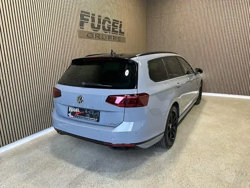 Gebraucht VW Passat Edition 239 PS (175 kW) 2019 Mondsteingrau Kombi
