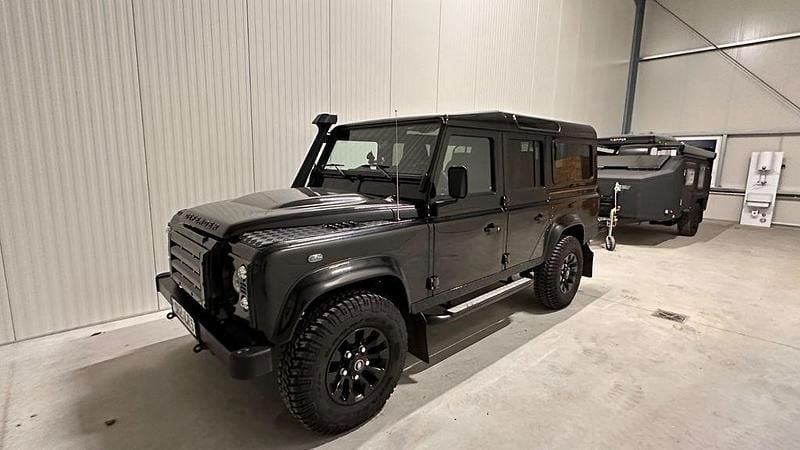 Schwarz Gebraucht 2015 Land Rover Defender SE SUV | 53.500 € (Guter Preis) - Bild 1/4