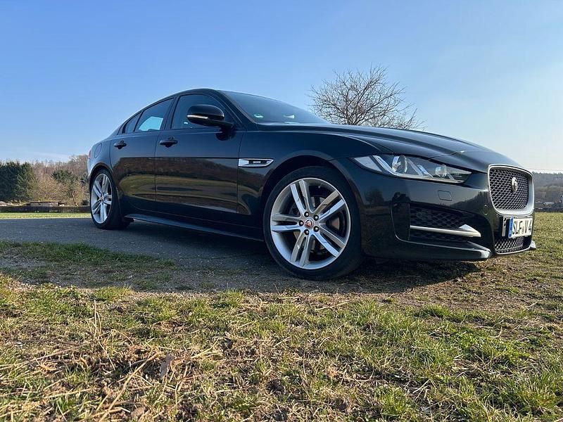 Gebraucht Jaguar XE R 179 PS (131 kW) 2017 Schwarz Limousine