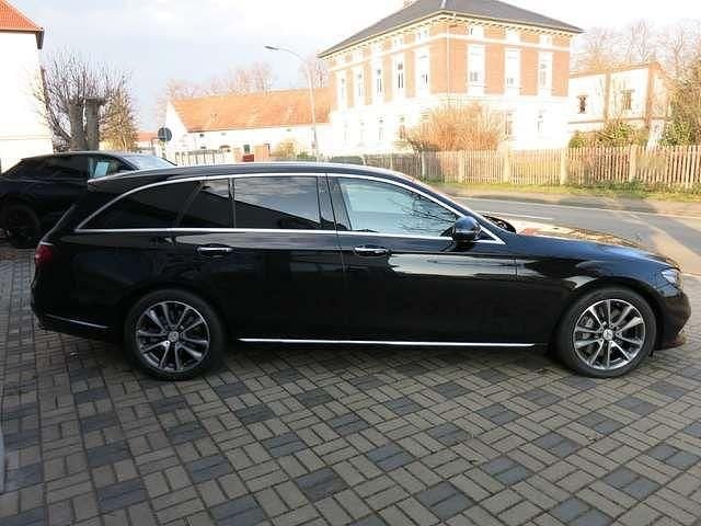 Gebraucht Mercedes E400 340 PS (250 kW) 2019 Obsidianschwarz  metalliclack Kombi