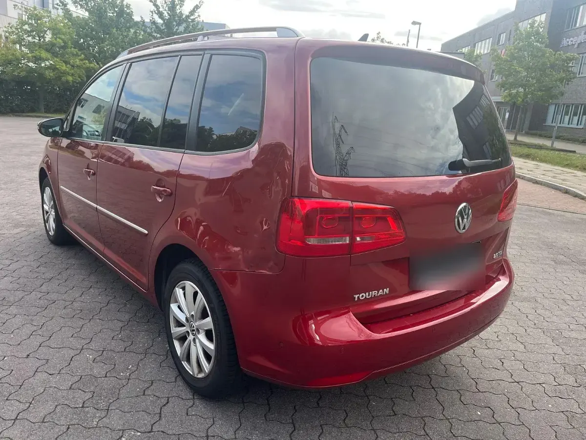 Gebraucht VW Touran Highline 140 PS (102 kW) 2011 Rot Van / Kleinbus