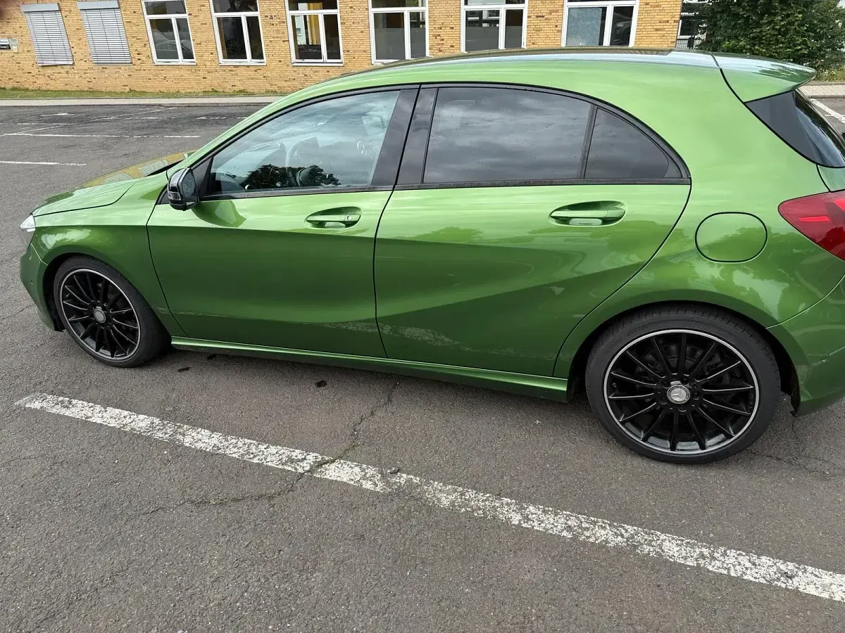 Gebraucht Mercedes A220 Urban 177 PS (130 kW) 2017 Grün Kleinwagen