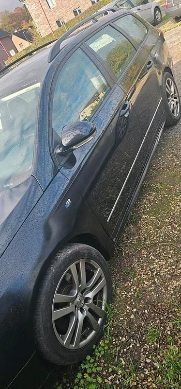 Second-hand VW Passat 143 CP (105 kW) 2009 Negru Break