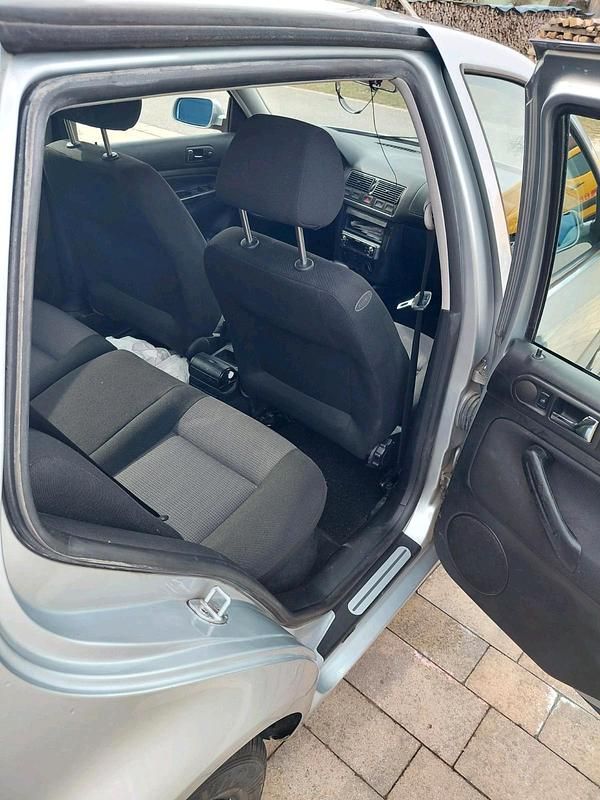 Gebraucht VW Golf IV 2001 Silber Kleinwagen