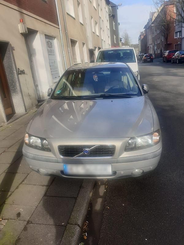 Gebraucht Volvo S60 140 PS (102 kW) 2006 Gold Limousine