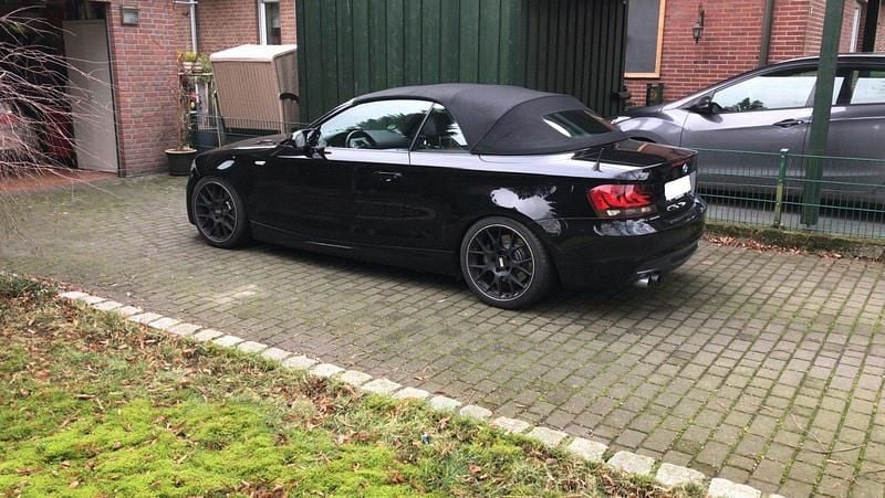 Gebraucht BMW 135 Cabriolet Advantage 306 PS (225 kW) 2010 Schwarz Cabrio