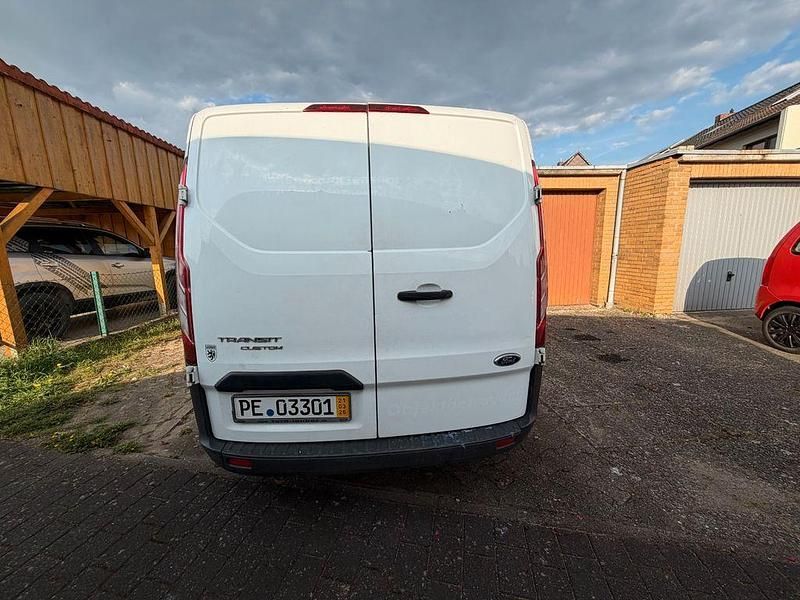Używany Ford Transit Custom 105 KM (77 kW) 2017 Biały Minivan