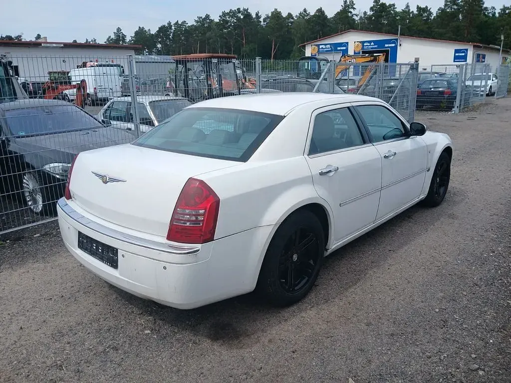 Gebraucht Chrysler 300C 249 PS (183 kW) 2004 Weiß Limousine