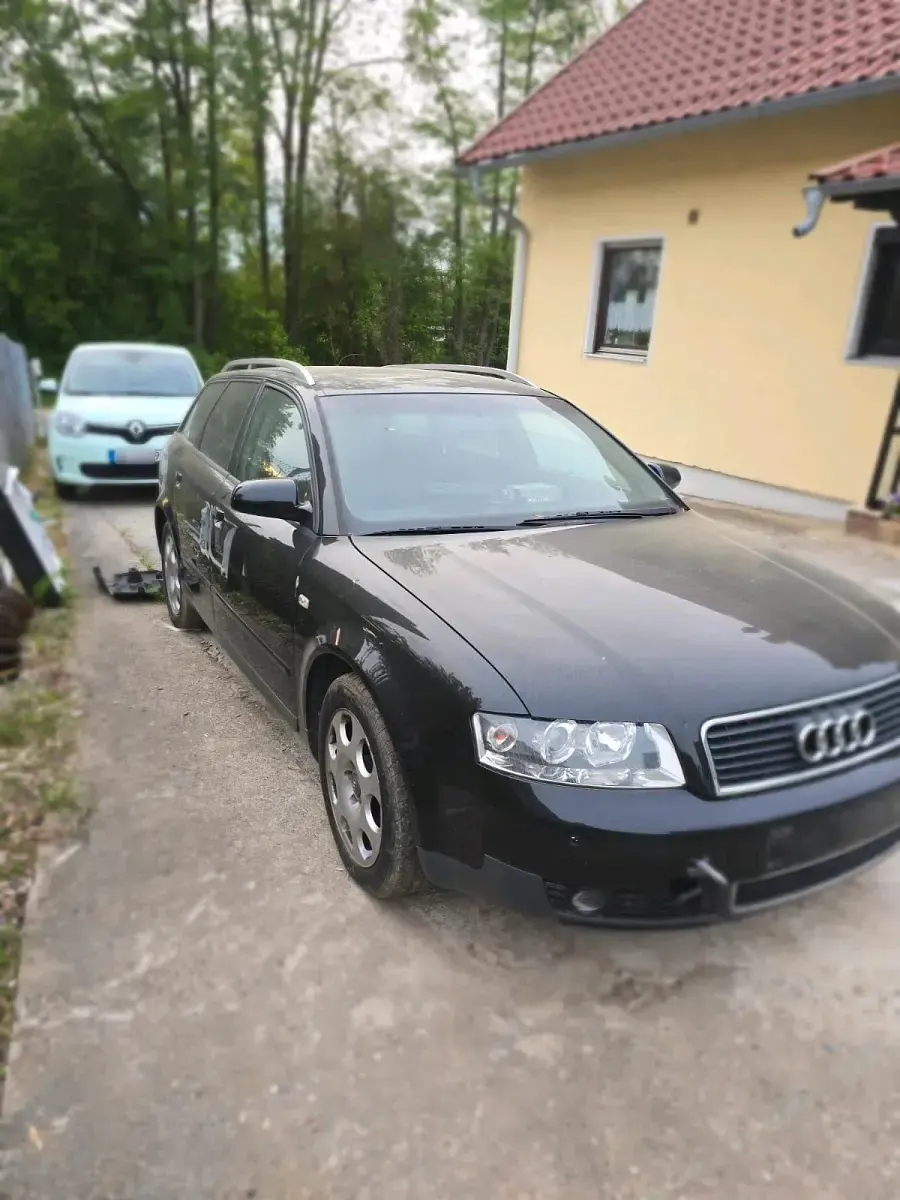 Używany Audi A4 163 KM (119 kW) 2002 Czarny Kombi