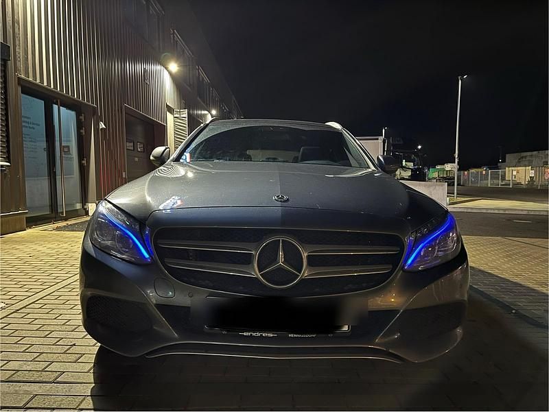 Grau Gebraucht 2017 Mercedes C250 AMG Kombi | 20.300 € (Fairer Preis) - Bild 1/4