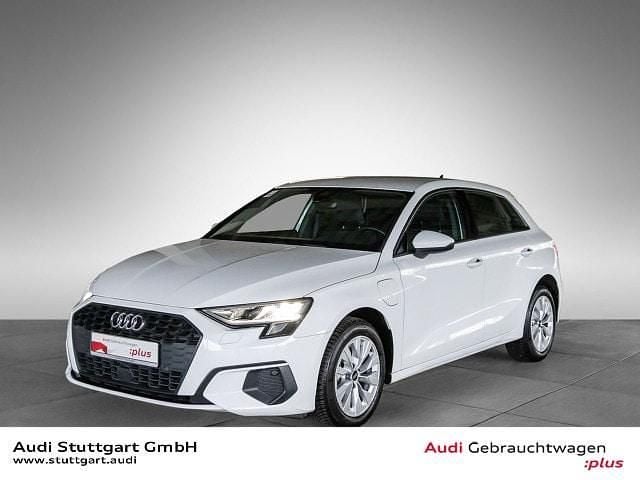 Ibisweiß Gebraucht 2023 Audi A3 Sportback e-tron Ambiente Kleinwagen | 22.940 € (Guter Preis) - Bild 1/4
