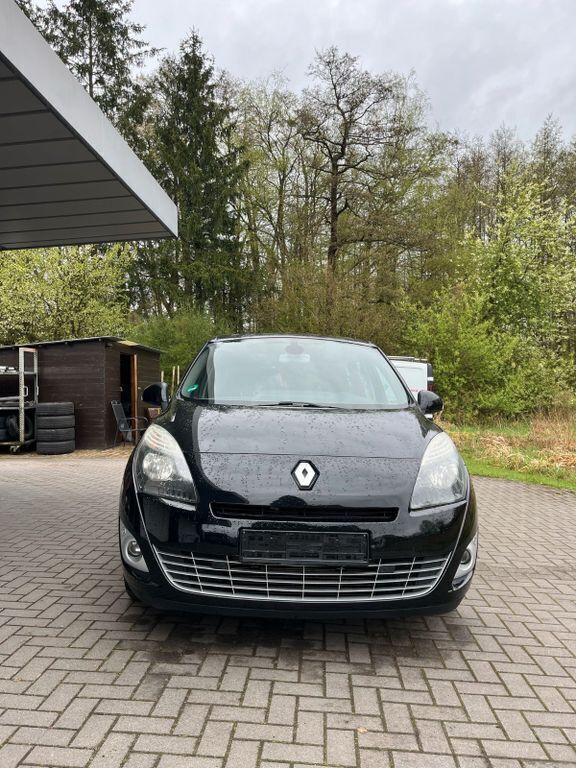 Schwarz Gebraucht 2011 Renault Scénic III Bose Edition Van / Kleinbus | 6.200 € (Etwas zu teuer) - Bild 1/4