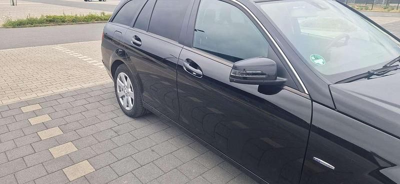 Schwarz Gebraucht 2011 Mercedes C200 Kombi | 8.500 € - Bild 1/4