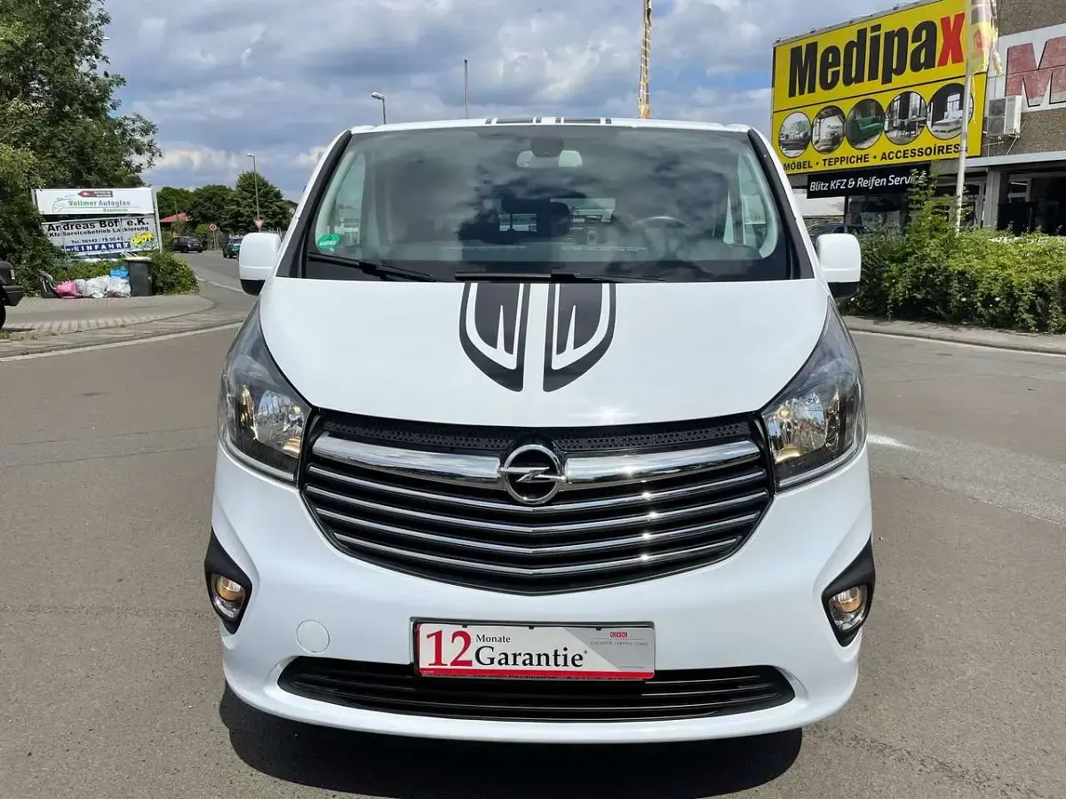 Gebraucht Opel Vivaro Sport 125 PS (91 kW) 2017 Casabl/arctic/eisweiss/kaolin Van / Kleinbus
