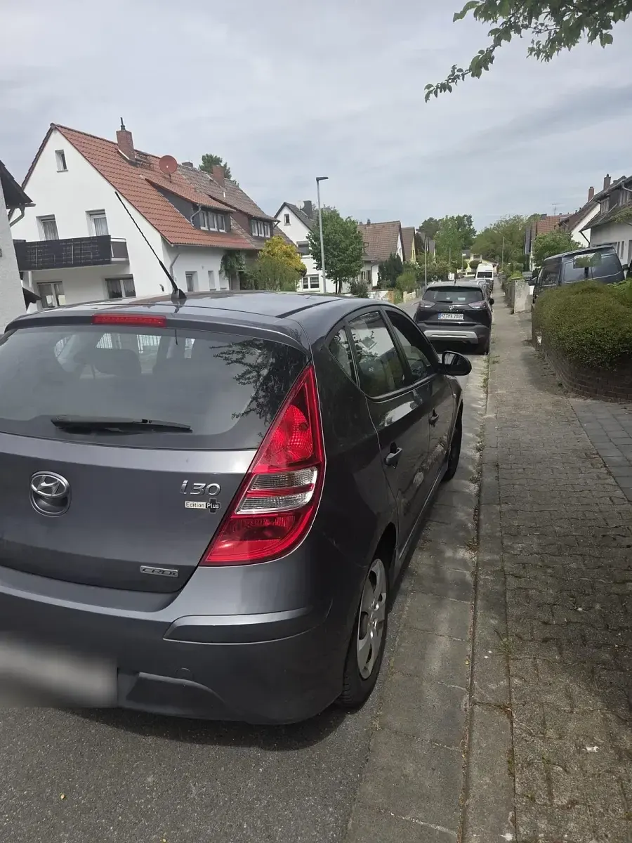 Gebraucht Hyundai i30 90 PS (66 kW) 2010 Grau Kleinwagen