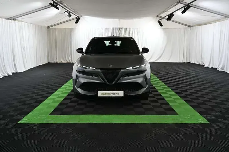 Gebraucht Alfa Romeo Junior 114 kW (156 PS) 2025 Grau SUV