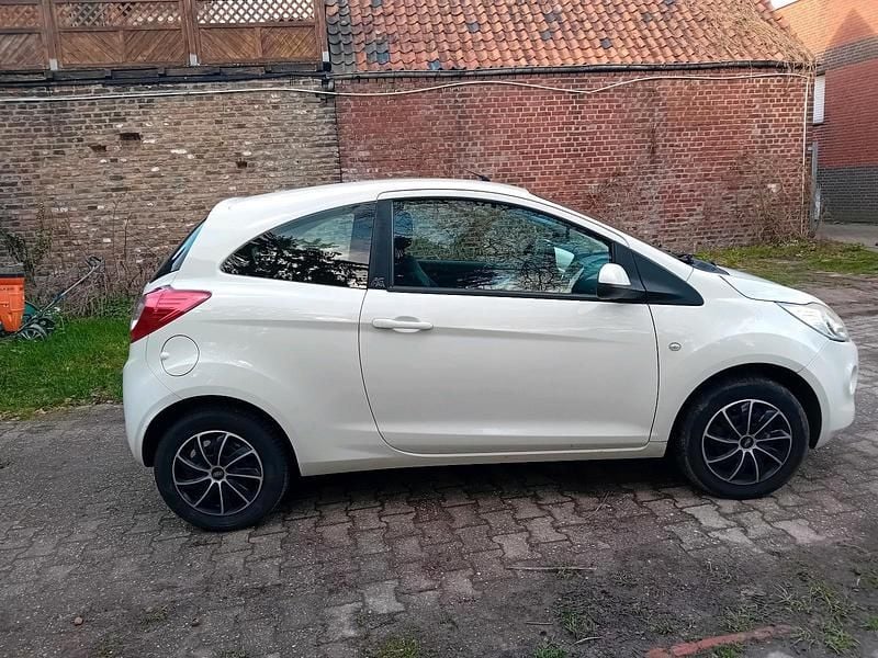 Gebraucht Ford Ka 55 PS (40 kW) 2009 Weiß Kleinwagen