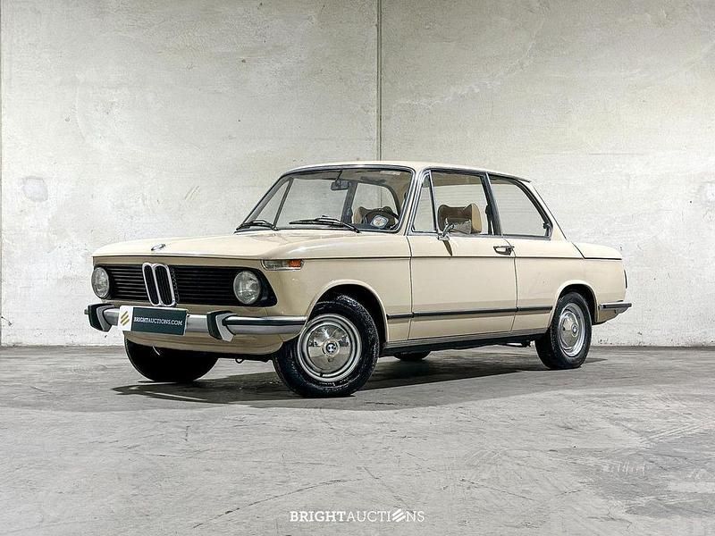 Beige Gebraucht 1975 BMW 1502 Limousine | 15.000 € - Bild 1/4
