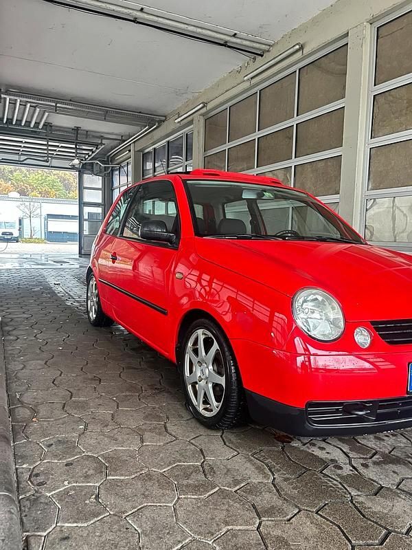 Rot Gebraucht 2001 VW Lupo Kleinwagen | 1.500 € (Fairer Preis) - Bild 1/4