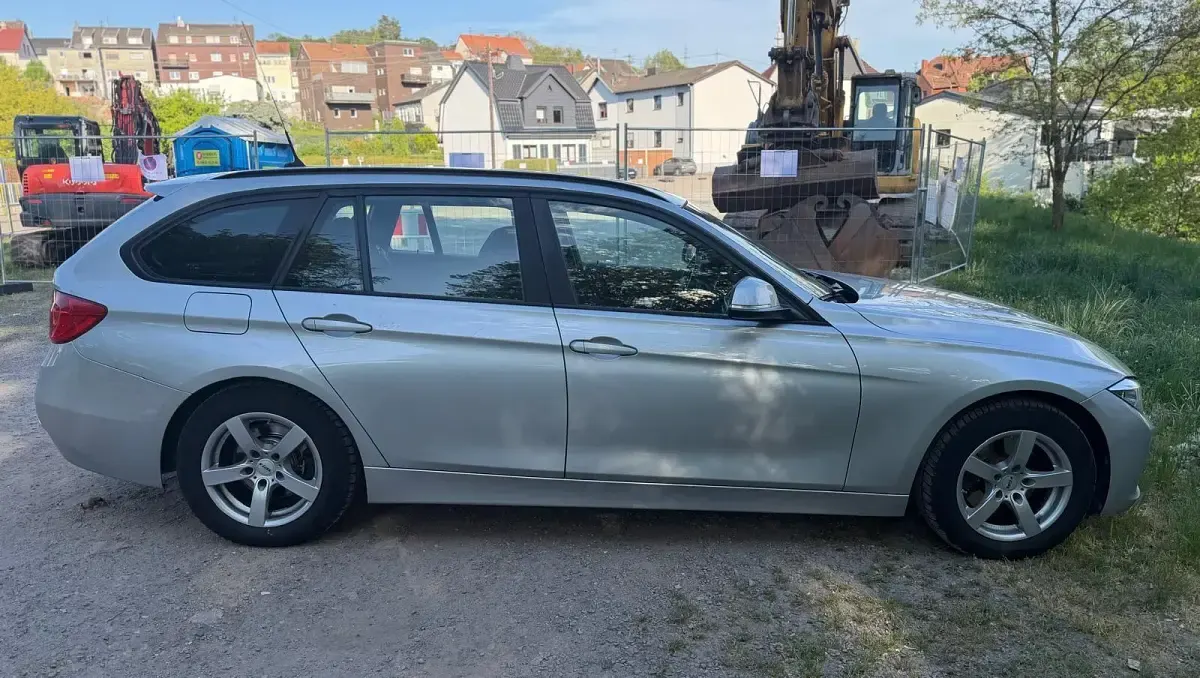 Gebraucht BMW 320 184 PS (135 kW) 2013 Silber Kombi