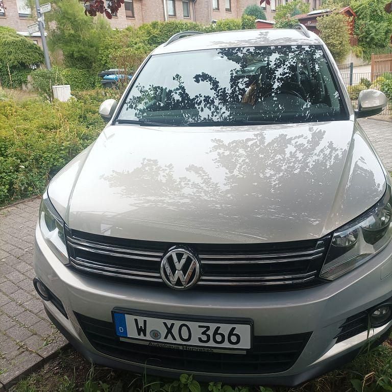 Silber Gebraucht 2016 VW Tiguan S SUV | 13.500 € (Superpreis) - Bild 1/4