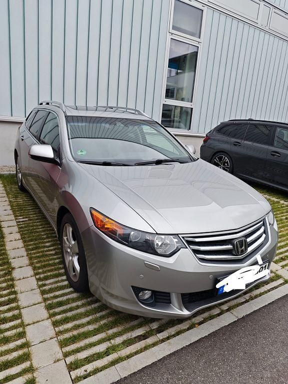Silber Gebraucht 2010 Honda Accord Executive Kombi | 10.000 € (Fairer Preis) - Bild 1/4