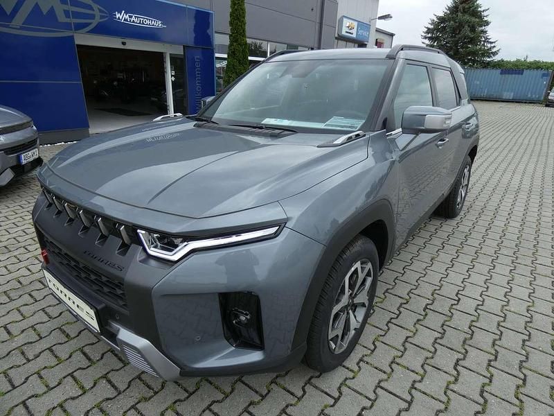 Platinum gray Neu 2025 Ssangyong Torres Quartz SUV | 34.990 € - Bild 1/4