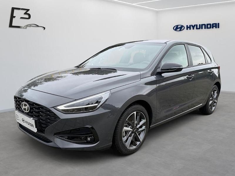 Grau Gebraucht 2024 Hyundai i30 Advantage Limousine | 22.990 € (Fairer Preis) - Bild 1/4