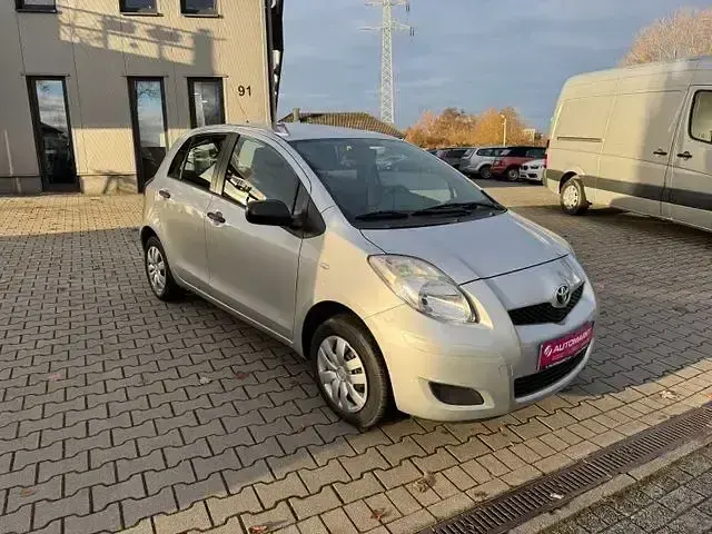 Gebraucht Toyota Yaris Cool 99 PS (72 kW) 2009 Andere Kleinwagen