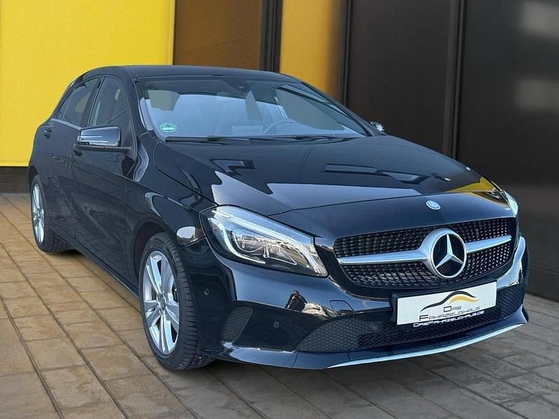 Gebraucht Mercedes A160 102 PS (75 kW) 2016 Schwarz metallic